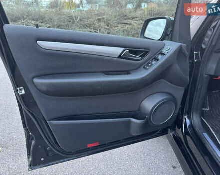 Чорний Мерседес Б-клас, об'ємом двигуна 1.7 л та пробігом 89 тис. км за 7990 $, фото 15 на Automoto.ua