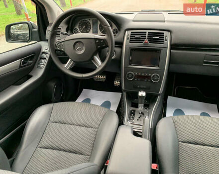Чорний Мерседес Б-клас, об'ємом двигуна 2 л та пробігом 51 тис. км за 9100 $, фото 23 на Automoto.ua