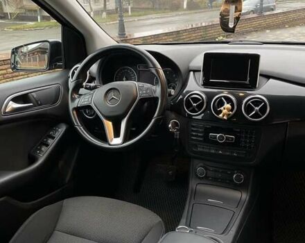 Чорний Мерседес Б-клас, об'ємом двигуна 1.8 л та пробігом 340 тис. км за 10800 $, фото 8 на Automoto.ua