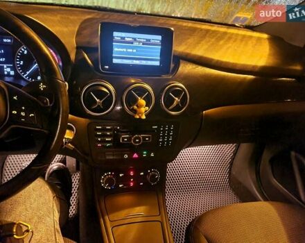 Чорний Мерседес Б-клас, об'ємом двигуна 1.8 л та пробігом 340 тис. км за 10800 $, фото 15 на Automoto.ua