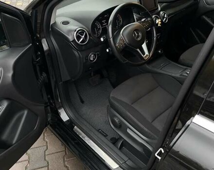 Чорний Мерседес Б-клас, об'ємом двигуна 1.8 л та пробігом 340 тис. км за 10800 $, фото 5 на Automoto.ua