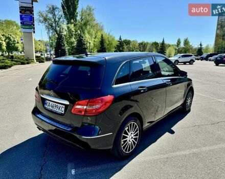 Черный Мерседес Б-класс, объемом двигателя 1.8 л и пробегом 260 тыс. км за 11500 $, фото 3 на Automoto.ua