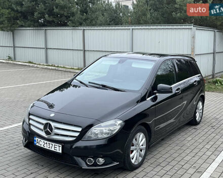 Черный Мерседес Б-класс, объемом двигателя 1.8 л и пробегом 295 тыс. км за 10800 $, фото 3 на Automoto.ua