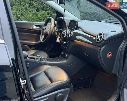 Черный Мерседес Б-класс, объемом двигателя 1.8 л и пробегом 295 тыс. км за 10800 $, фото 12 на Automoto.ua