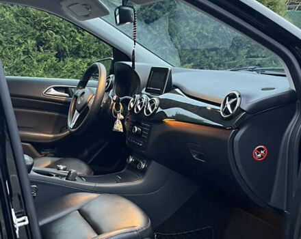 Черный Мерседес Б-класс, объемом двигателя 1.8 л и пробегом 295 тыс. км за 10800 $, фото 13 на Automoto.ua