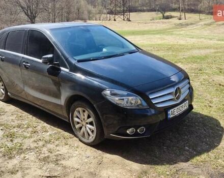 Чорний Мерседес Б-клас, об'ємом двигуна 1.8 л та пробігом 177 тис. км за 11900 $, фото 4 на Automoto.ua