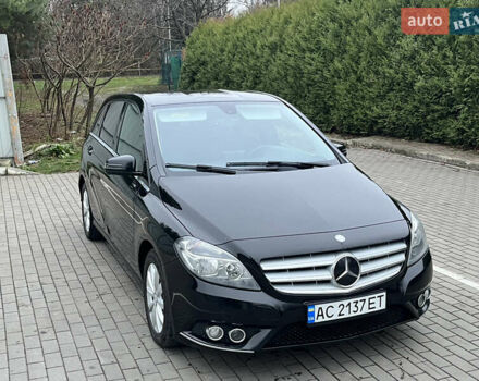 Черный Мерседес Б-класс, объемом двигателя 1.8 л и пробегом 295 тыс. км за 10800 $, фото 1 на Automoto.ua