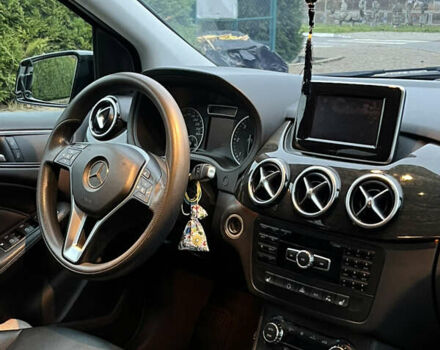 Черный Мерседес Б-класс, объемом двигателя 1.8 л и пробегом 295 тыс. км за 10800 $, фото 14 на Automoto.ua