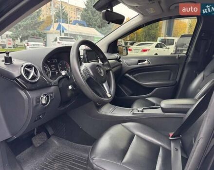 Черный Мерседес Б-класс, объемом двигателя 2 л и пробегом 190 тыс. км за 10900 $, фото 8 на Automoto.ua