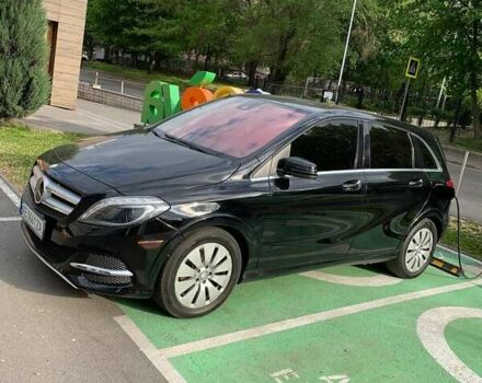 Черный Мерседес Б-класс, объемом двигателя 0 л и пробегом 79 тыс. км за 11999 $, фото 1 на Automoto.ua
