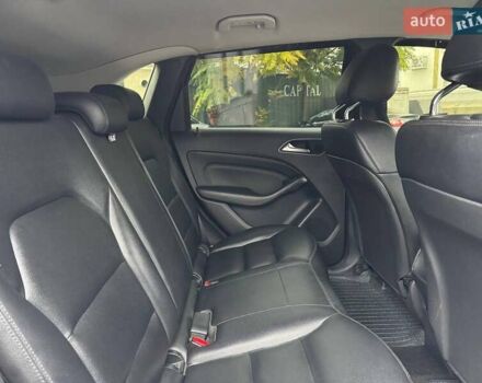 Черный Мерседес Б-класс, объемом двигателя 2 л и пробегом 190 тыс. км за 10900 $, фото 12 на Automoto.ua