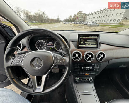 Черный Мерседес Б-класс, объемом двигателя 0 л и пробегом 95 тыс. км за 9700 $, фото 15 на Automoto.ua