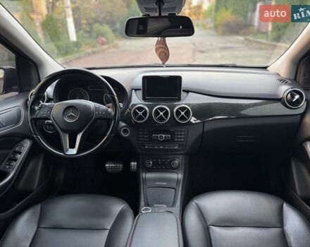 Чорний Мерседес Б-клас, об'ємом двигуна 1.5 л та пробігом 230 тис. км за 9500 $, фото 12 на Automoto.ua