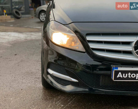 Чорний Мерседес Б-клас, об'ємом двигуна 2 л та пробігом 385 тис. км за 9790 $, фото 9 на Automoto.ua
