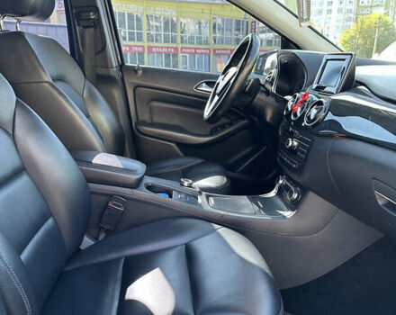 Черный Мерседес Б-класс, объемом двигателя 1.46 л и пробегом 214 тыс. км за 10600 $, фото 12 на Automoto.ua