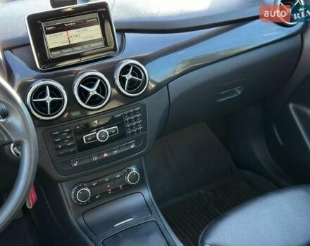 Черный Мерседес Б-класс, объемом двигателя 2 л и пробегом 169 тыс. км за 8590 $, фото 14 на Automoto.ua