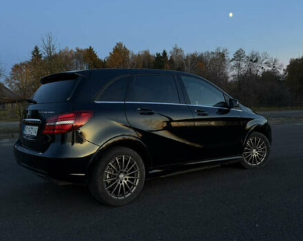 Черный Мерседес Б-класс, объемом двигателя 0 л и пробегом 120 тыс. км за 10000 $, фото 5 на Automoto.ua