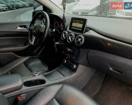 Чорний Мерседес Б-клас, об'ємом двигуна 2 л та пробігом 385 тис. км за 9790 $, фото 23 на Automoto.ua