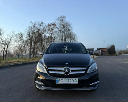 Черный Мерседес Б-класс, объемом двигателя 0 л и пробегом 120 тыс. км за 10000 $, фото 1 на Automoto.ua