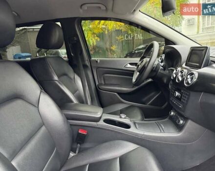 Черный Мерседес Б-класс, объемом двигателя 2 л и пробегом 190 тыс. км за 10900 $, фото 10 на Automoto.ua