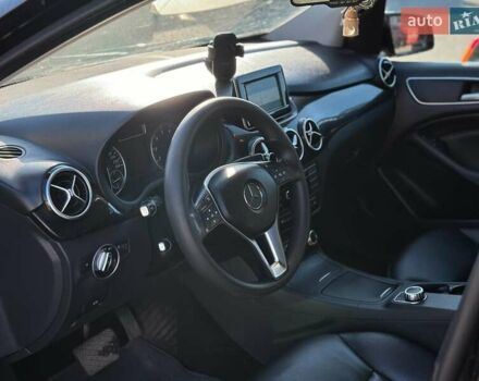 Черный Мерседес Б-класс, объемом двигателя 2 л и пробегом 169 тыс. км за 8590 $, фото 16 на Automoto.ua