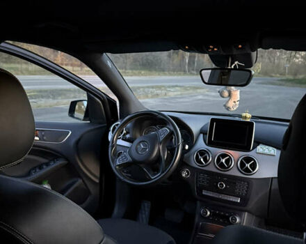 Черный Мерседес Б-класс, объемом двигателя 0 л и пробегом 120 тыс. км за 10000 $, фото 16 на Automoto.ua