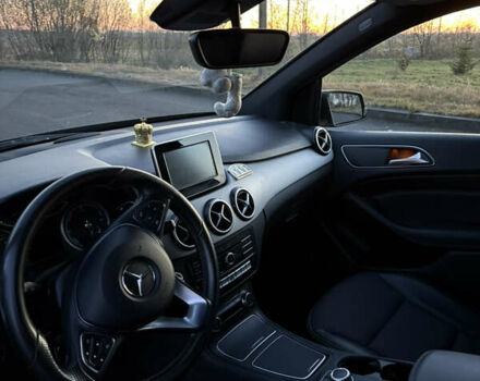 Черный Мерседес Б-класс, объемом двигателя 0 л и пробегом 120 тыс. км за 10000 $, фото 14 на Automoto.ua