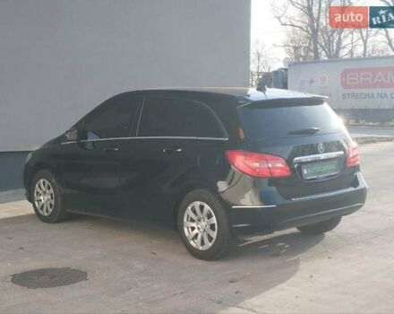 Черный Мерседес Б-класс, объемом двигателя 1.46 л и пробегом 330 тыс. км за 10290 $, фото 6 на Automoto.ua