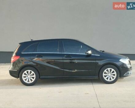 Черный Мерседес Б-класс, объемом двигателя 1.46 л и пробегом 330 тыс. км за 10290 $, фото 4 на Automoto.ua