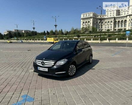 Черный Мерседес Б-класс, объемом двигателя 2 л и пробегом 167 тыс. км за 9500 $, фото 1 на Automoto.ua