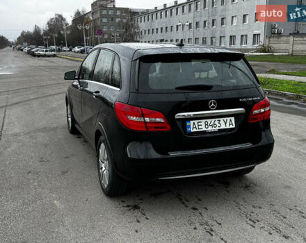 Черный Мерседес Б-класс, объемом двигателя 0 л и пробегом 95 тыс. км за 9700 $, фото 6 на Automoto.ua