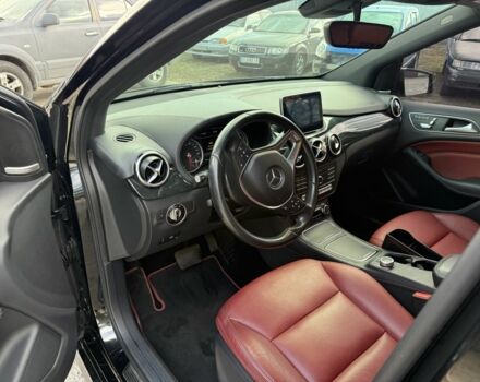 Черный Мерседес Б-класс, объемом двигателя 0 л и пробегом 190 тыс. км за 10200 $, фото 4 на Automoto.ua