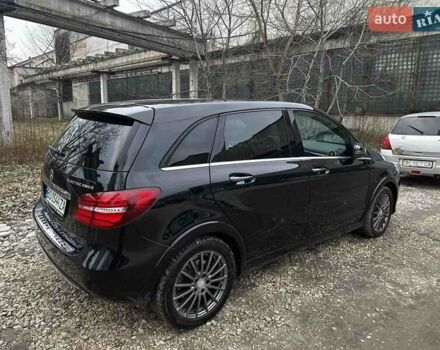 Чорний Мерседес Б-клас, об'ємом двигуна 0 л та пробігом 130 тис. км за 11000 $, фото 11 на Automoto.ua