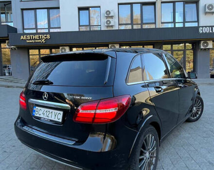 Чорний Мерседес Б-клас, об'ємом двигуна 0 л та пробігом 140 тис. км за 8499 $, фото 10 на Automoto.ua