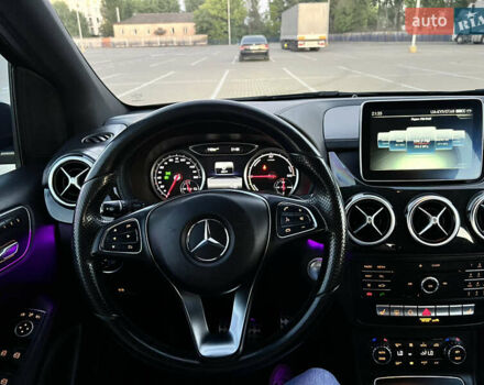 Черный Мерседес Б-класс, объемом двигателя 0 л и пробегом 114 тыс. км за 9900 $, фото 21 на Automoto.ua