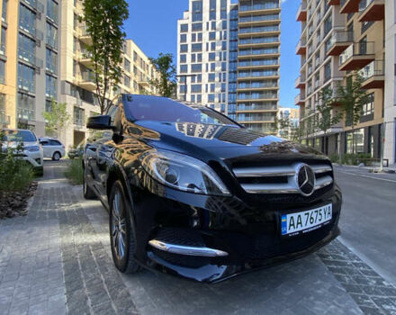 Чорний Мерседес Б-клас, об'ємом двигуна 0 л та пробігом 85 тис. км за 14000 $, фото 5 на Automoto.ua