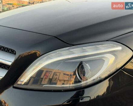 Черный Мерседес Б-класс, объемом двигателя 0 л и пробегом 88 тыс. км за 8750 $, фото 21 на Automoto.ua