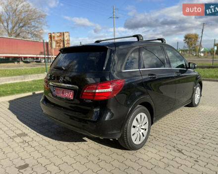 Чорний Мерседес Б-клас, об'ємом двигуна 0 л та пробігом 180 тис. км за 8800 $, фото 3 на Automoto.ua