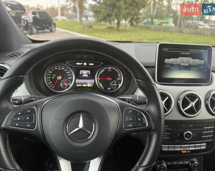 Мерседес Б-клас 2015 у Житомирі на Automoto.ua Чорний Мерседес Б-клас, об'ємом двигуна 0 л та пробігом 120 тис. км за 10200 $, фото 11 на Automoto.ua