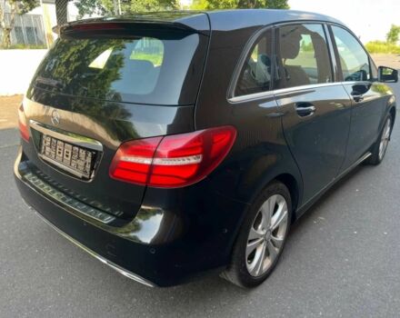 Черный Мерседес Б-класс, объемом двигателя 2 л и пробегом 70 тыс. км за 10200 $, фото 4 на Automoto.ua