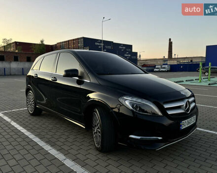 Черный Мерседес Б-класс, объемом двигателя 0 л и пробегом 114 тыс. км за 9900 $, фото 4 на Automoto.ua