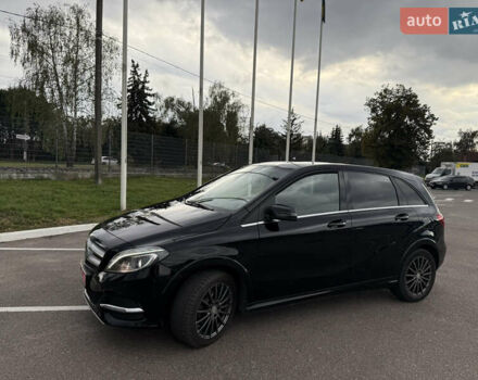 Мерседес Б-клас 2015 у Житомирі на Automoto.ua Чорний Мерседес Б-клас, об'ємом двигуна 0 л та пробігом 120 тис. км за 10200 $, фото 2 на Automoto.ua