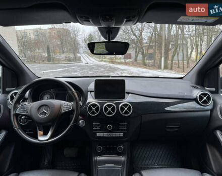 Чорний Мерседес Б-клас, об'ємом двигуна 0 л та пробігом 123 тис. км за 8800 $, фото 11 на Automoto.ua