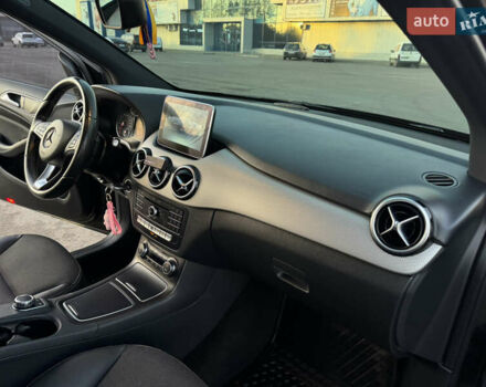 Черный Мерседес Б-класс, объемом двигателя 0 л и пробегом 88 тыс. км за 8750 $, фото 43 на Automoto.ua