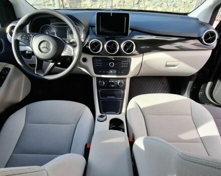 Черный Мерседес Б-класс, объемом двигателя 0 л и пробегом 149 тыс. км за 8200 $, фото 5 на Automoto.ua