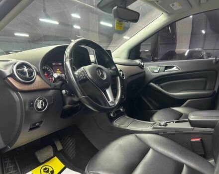 Черный Мерседес Б-класс, объемом двигателя 0 л и пробегом 116 тыс. км за 10300 $, фото 9 на Automoto.ua