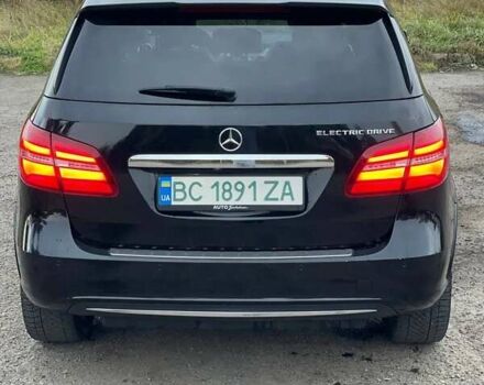 Черный Мерседес Б-класс, объемом двигателя 0 л и пробегом 109 тыс. км за 9900 $, фото 10 на Automoto.ua