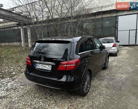Чорний Мерседес Б-клас, об'ємом двигуна 0 л та пробігом 130 тис. км за 11000 $, фото 1 на Automoto.ua