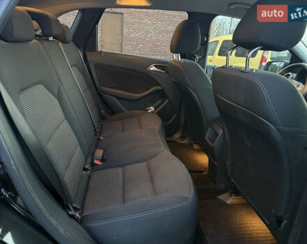 Чорний Мерседес Б-клас, об'ємом двигуна 0 л та пробігом 80 тис. км за 9300 $, фото 8 на Automoto.ua