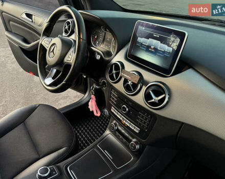 Черный Мерседес Б-класс, объемом двигателя 0 л и пробегом 88 тыс. км за 8750 $, фото 44 на Automoto.ua